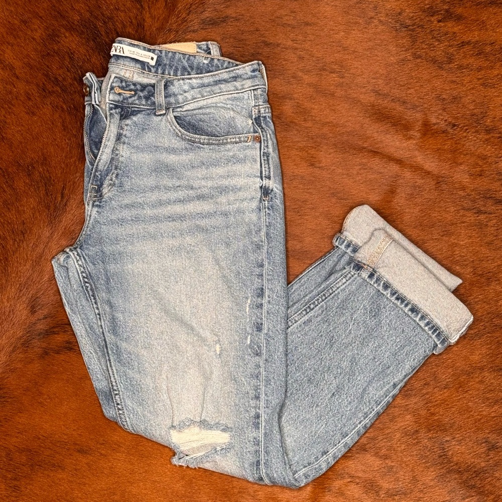 Levi's Light Blue Cropped Jeans
